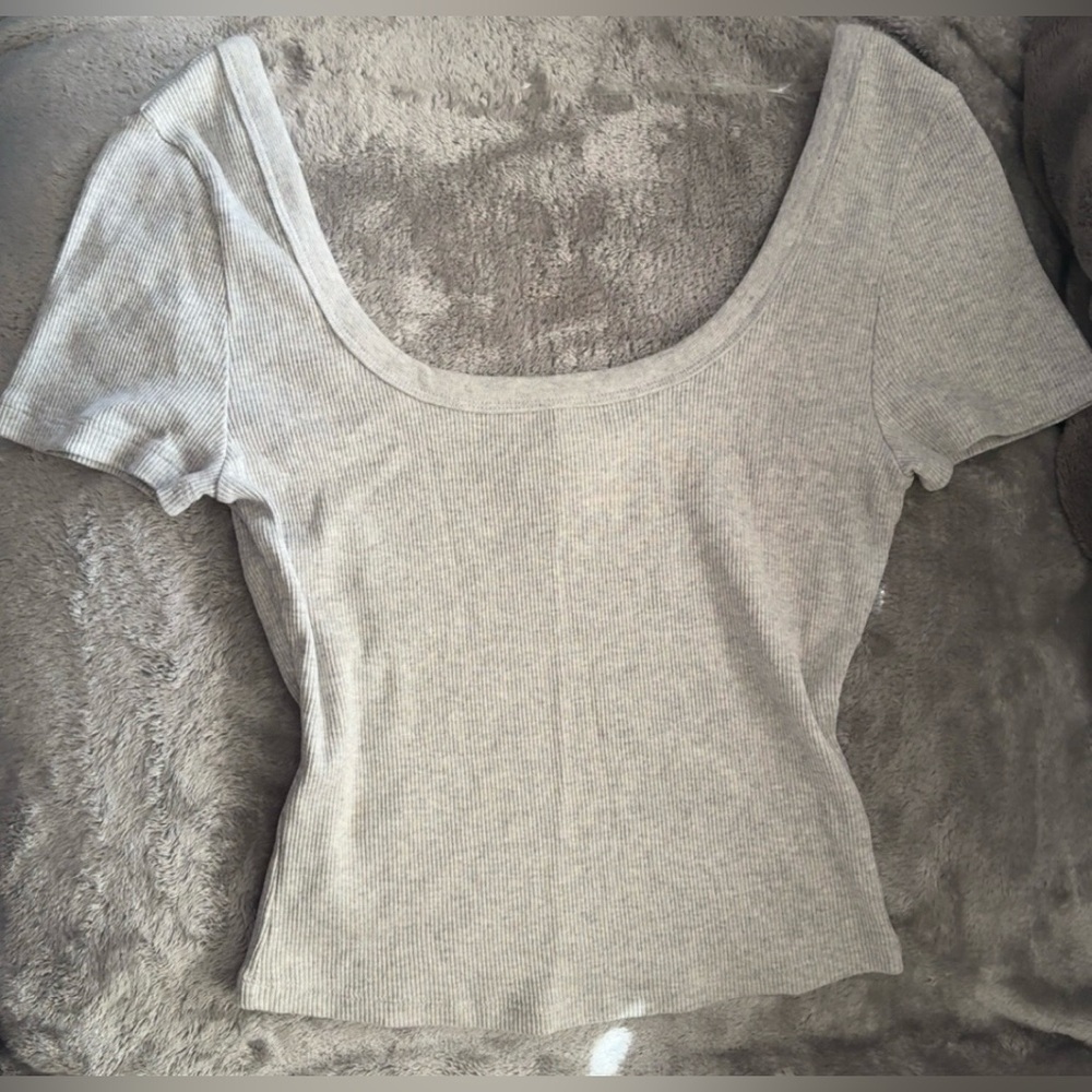 Universal Thread Gray Scoop Neck Top